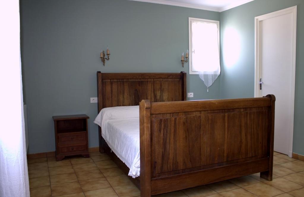 La Cadiere Hotel Lauris Room photo